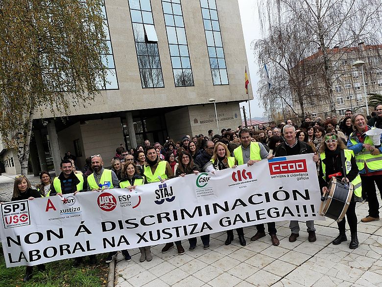 17-12-13 FolgaXustizaVigo01.JPG